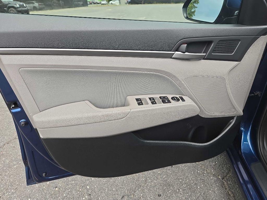 Hyundai Elantra  2017