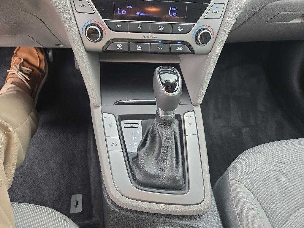 Hyundai Elantra  2017