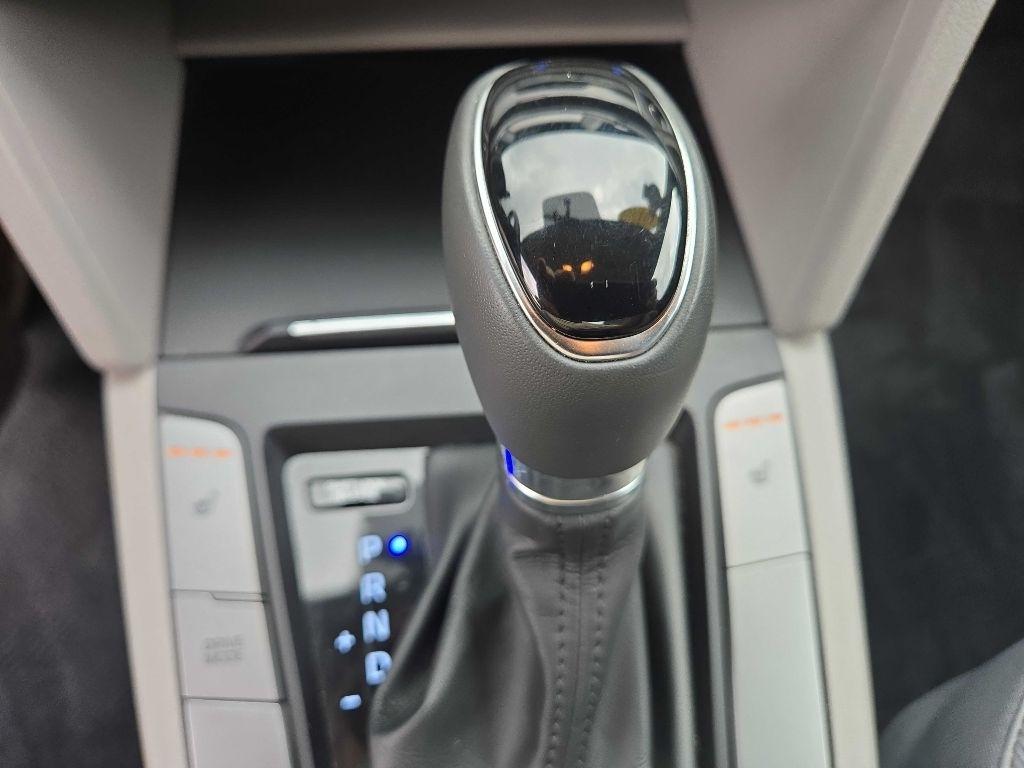 Hyundai Elantra  2017