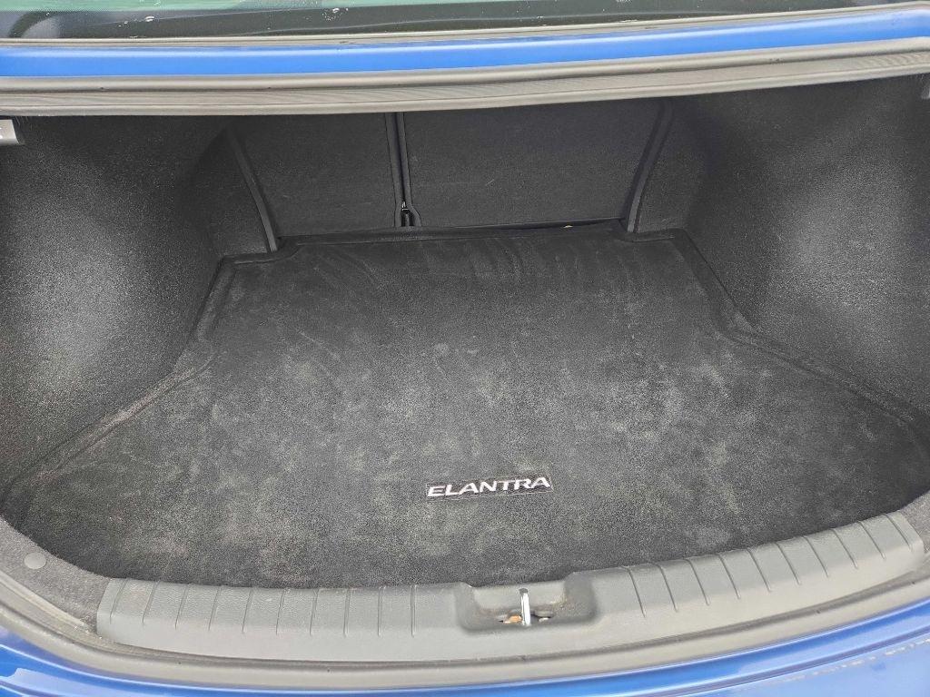 Hyundai Elantra  2017
