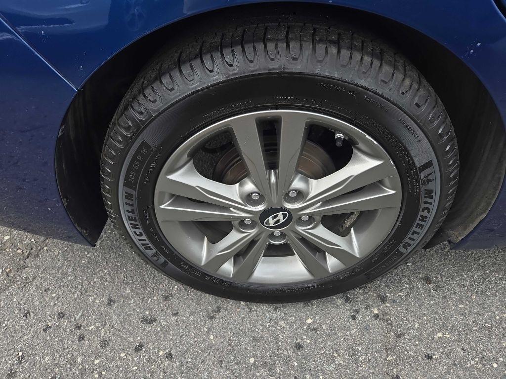Hyundai Elantra  2017