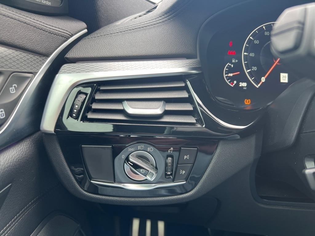 BMW 6-Series Gran Turismo  2019