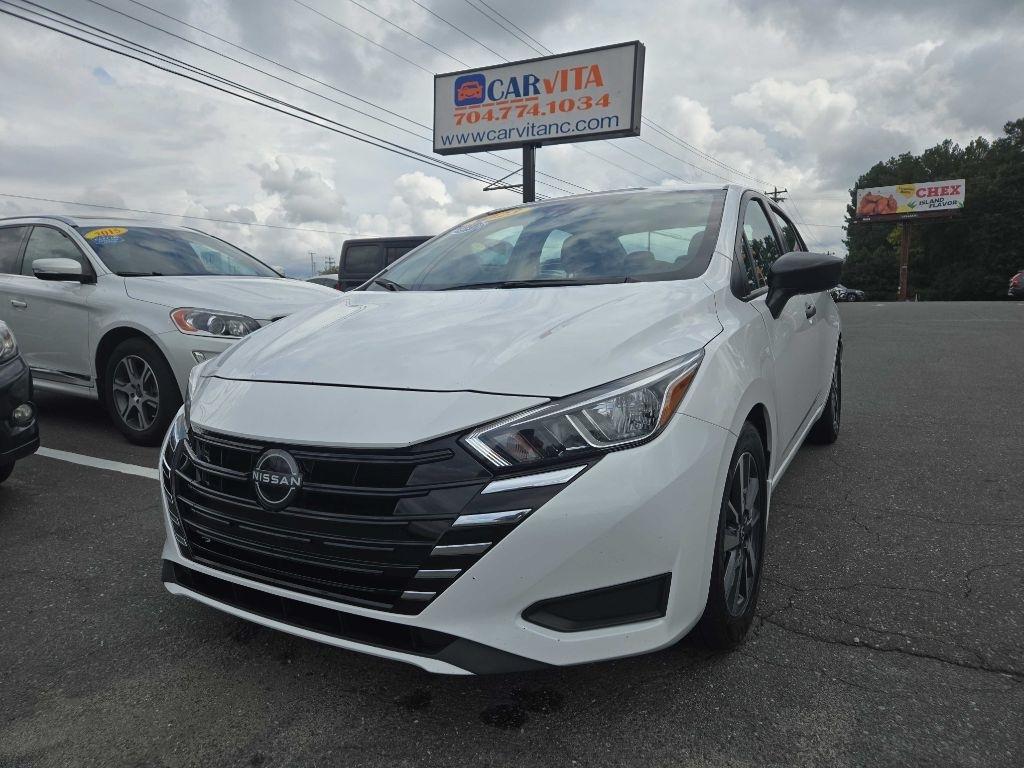Nissan Versa  2023