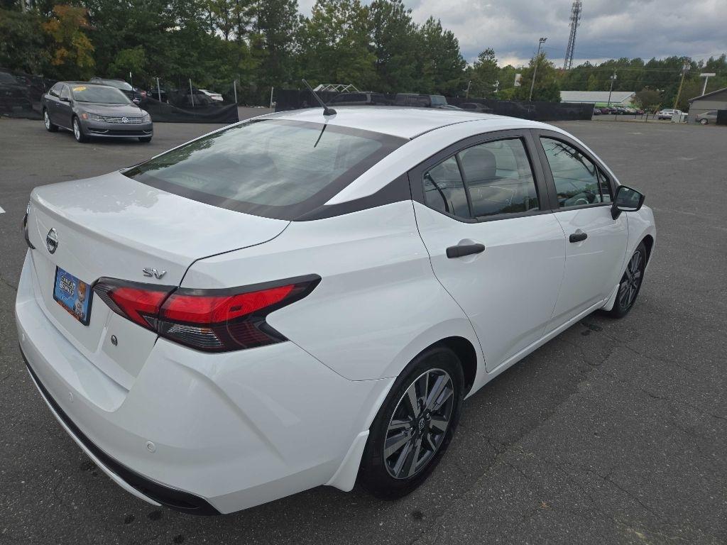 Nissan Versa  2023