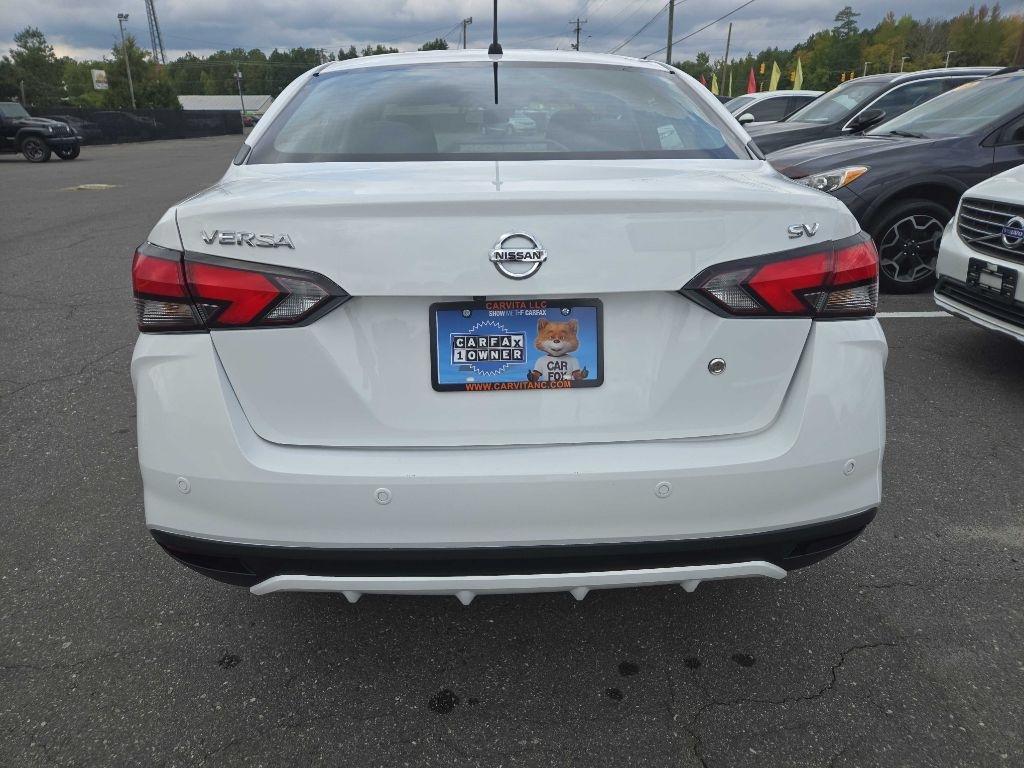Nissan Versa  2023