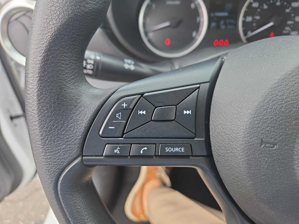 Nissan Versa  2023