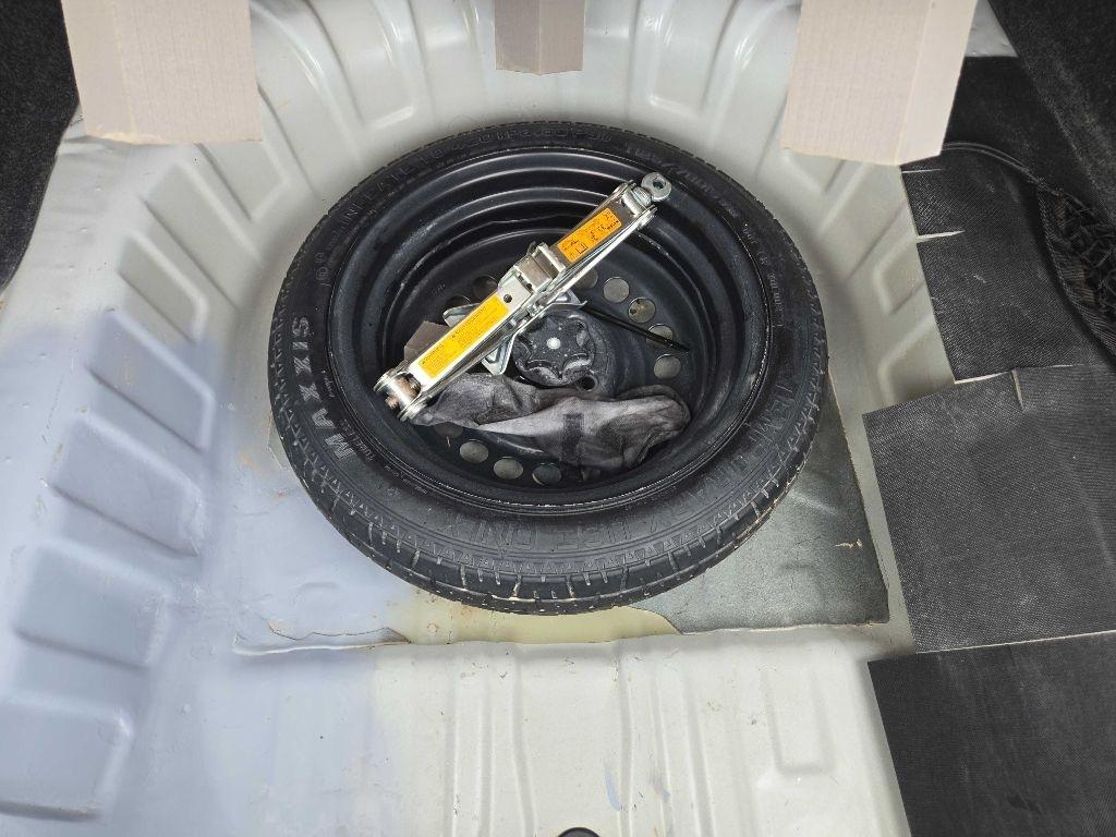 Nissan Versa  2023