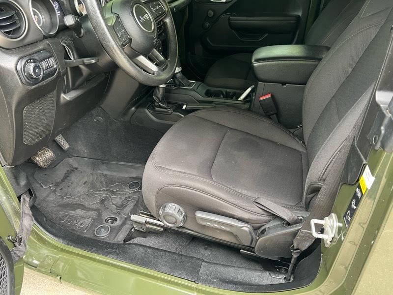 2022 Jeep Wrangler Sport - Photo 10
