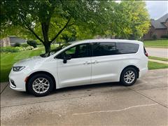 2025 Chrysler Pacifica 