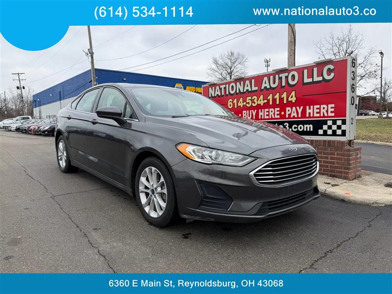 2020 Ford Fusion SE's photo