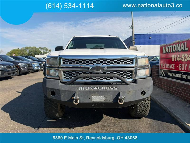 Chevrolet Silverado photo 2