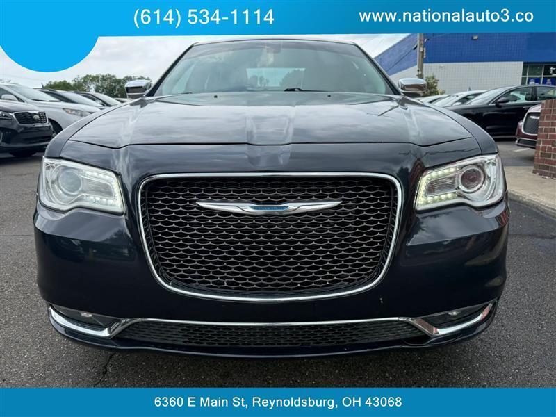 Chrysler 300 photo 2