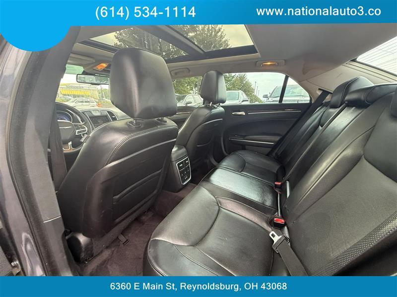 Chrysler 300 photo 8