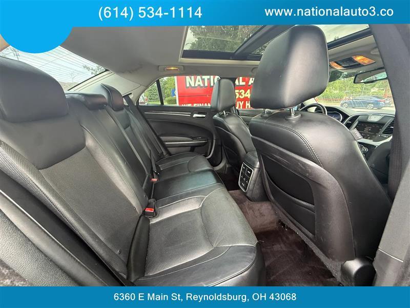 Chrysler 300 photo 9