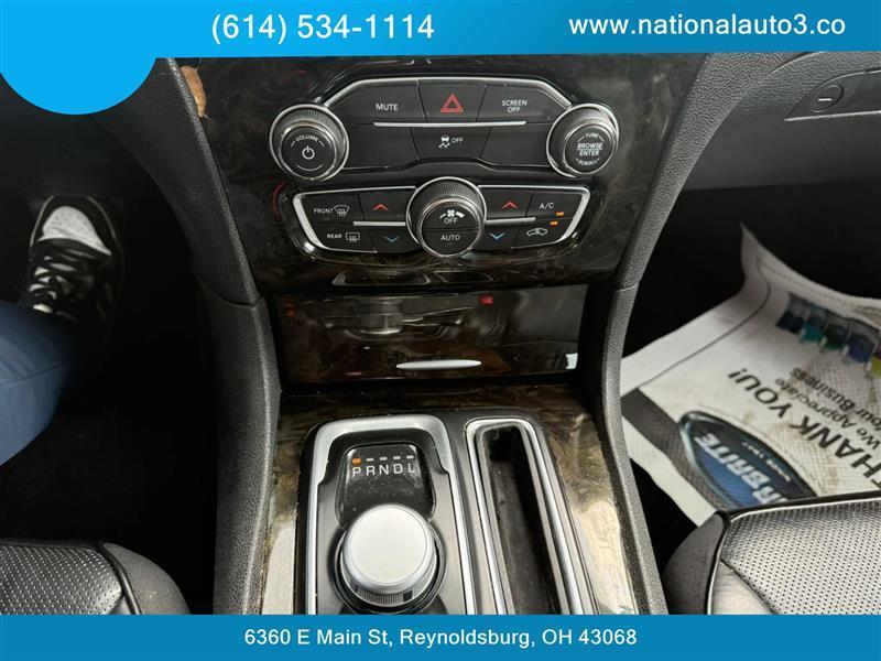 Chrysler 300 photo 16