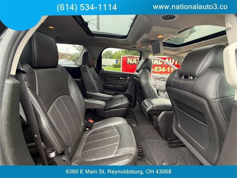 GMC Acadia photo 11