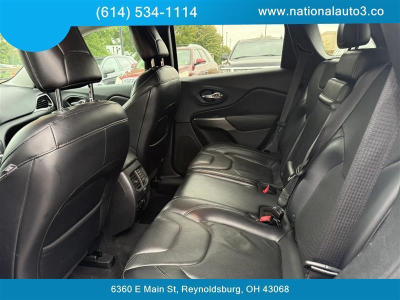 Jeep Cherokee photo 8