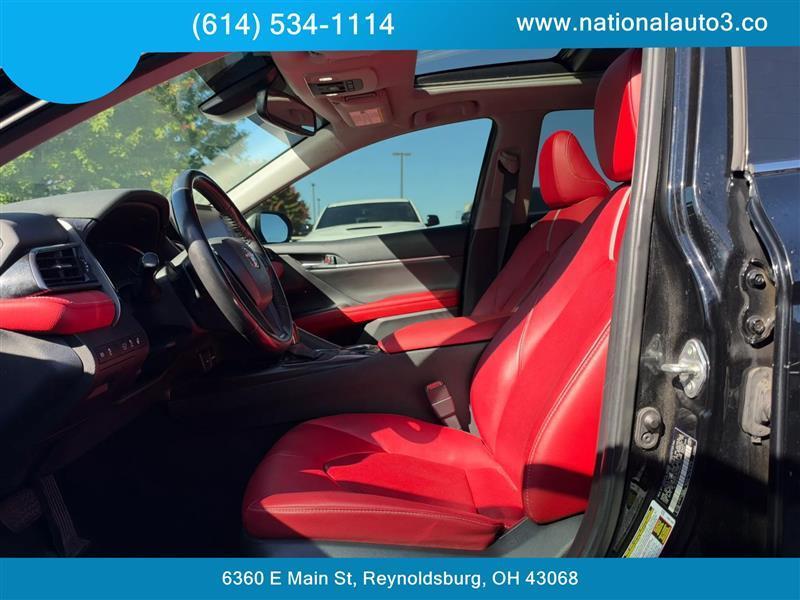 Toyota Camry photo 8