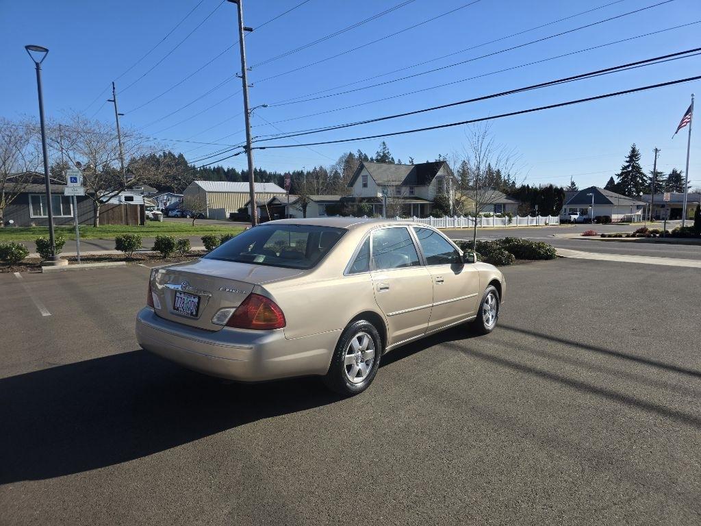 Toyota Avalon 4dr Sdn XL w/Bench Seat (Natl) 2002