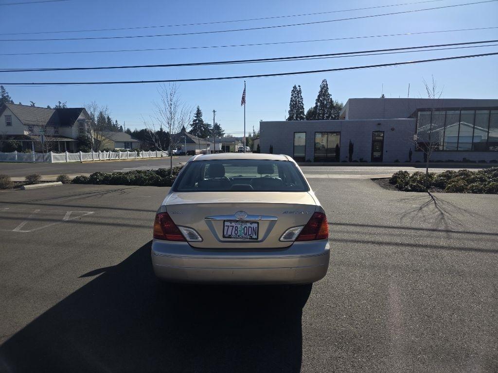 Toyota Avalon 4dr Sdn XL w/Bench Seat (Natl) 2002