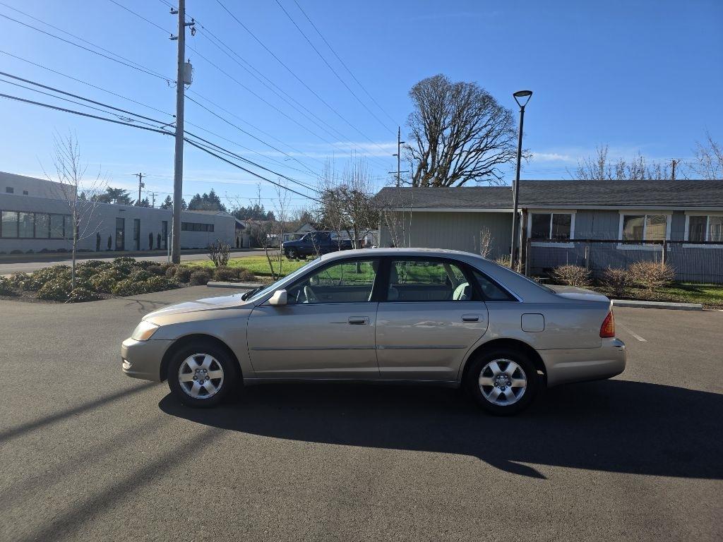 Toyota Avalon 4dr Sdn XL w/Bench Seat (Natl) 2002