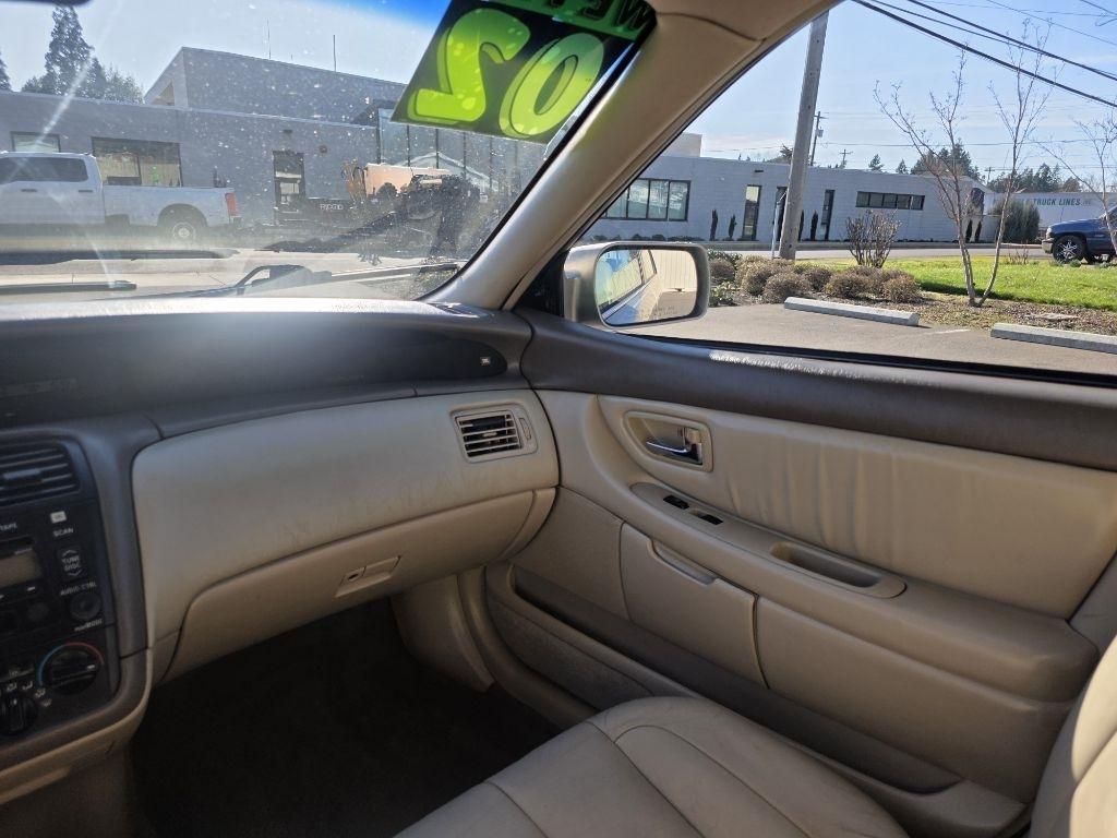 Toyota Avalon 4dr Sdn XL w/Bench Seat (Natl) 2002