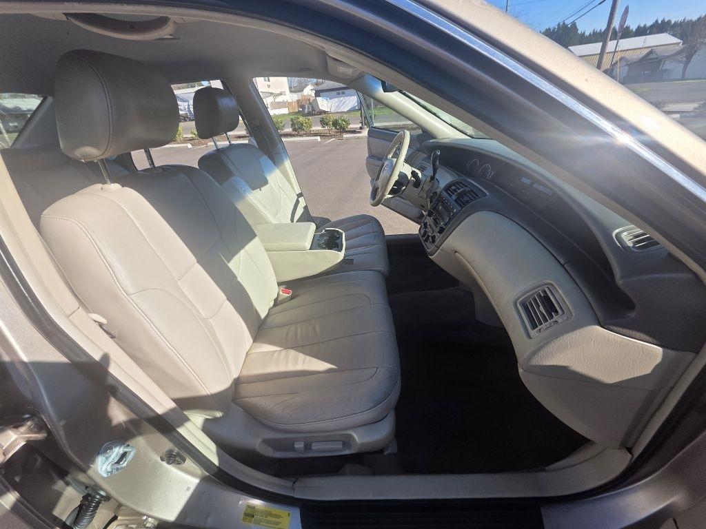 Toyota Avalon 4dr Sdn XL w/Bench Seat (Natl) 2002