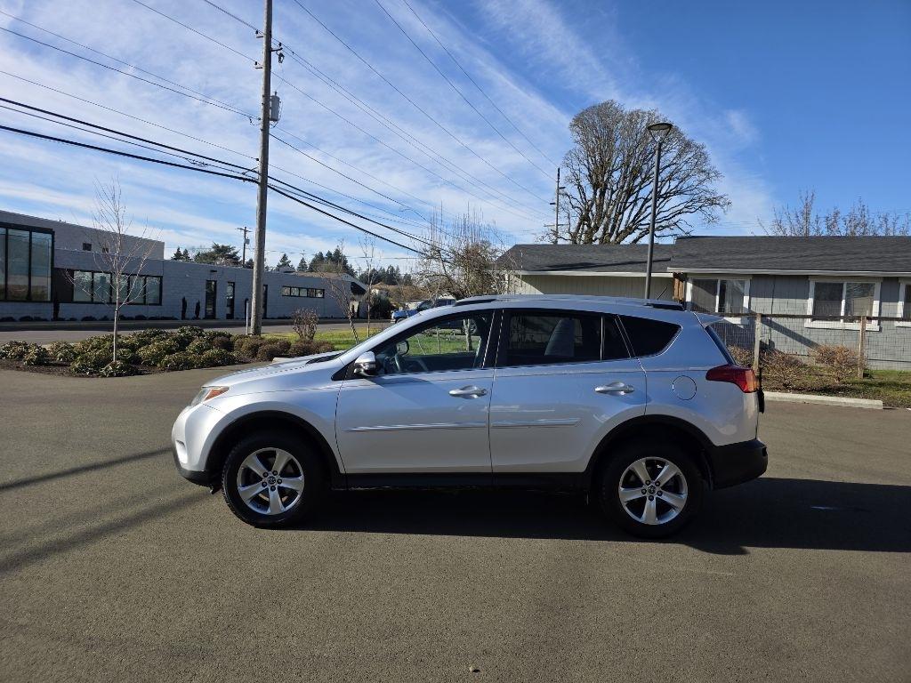 Toyota RAV4 FWD 4dr XLE (Natl) 2015
