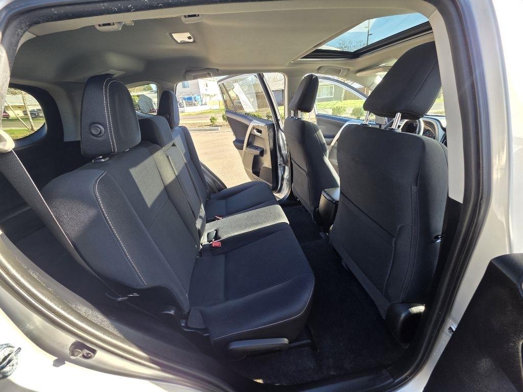 Toyota RAV4 FWD 4dr XLE (Natl) 2015