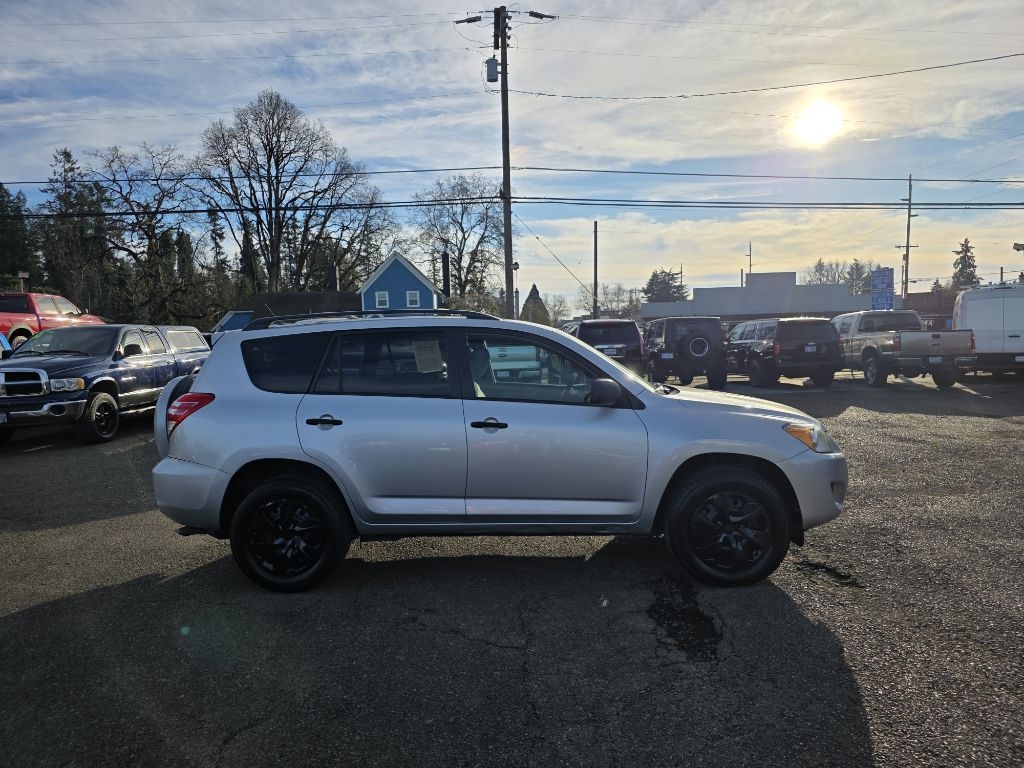 Toyota RAV4 4WD 4dr V6 5-Spd AT (Natl) 2010