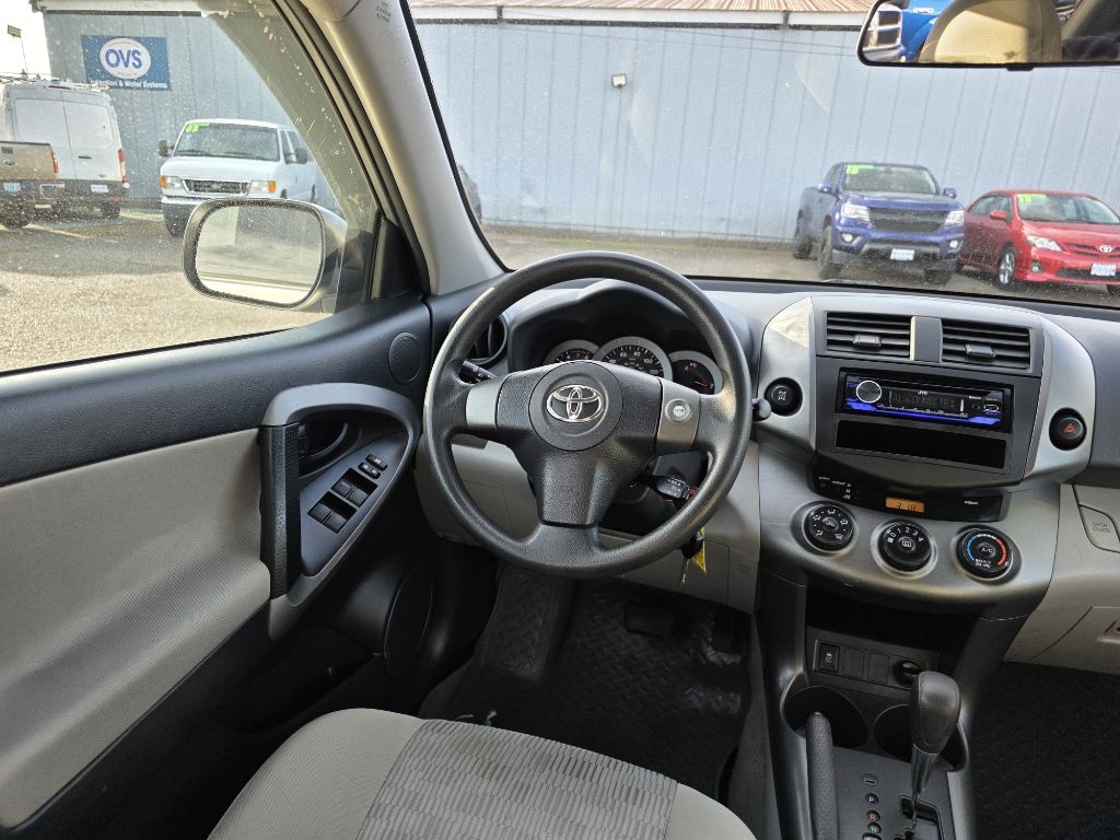 Toyota RAV4 4WD 4dr V6 5-Spd AT (Natl) 2010