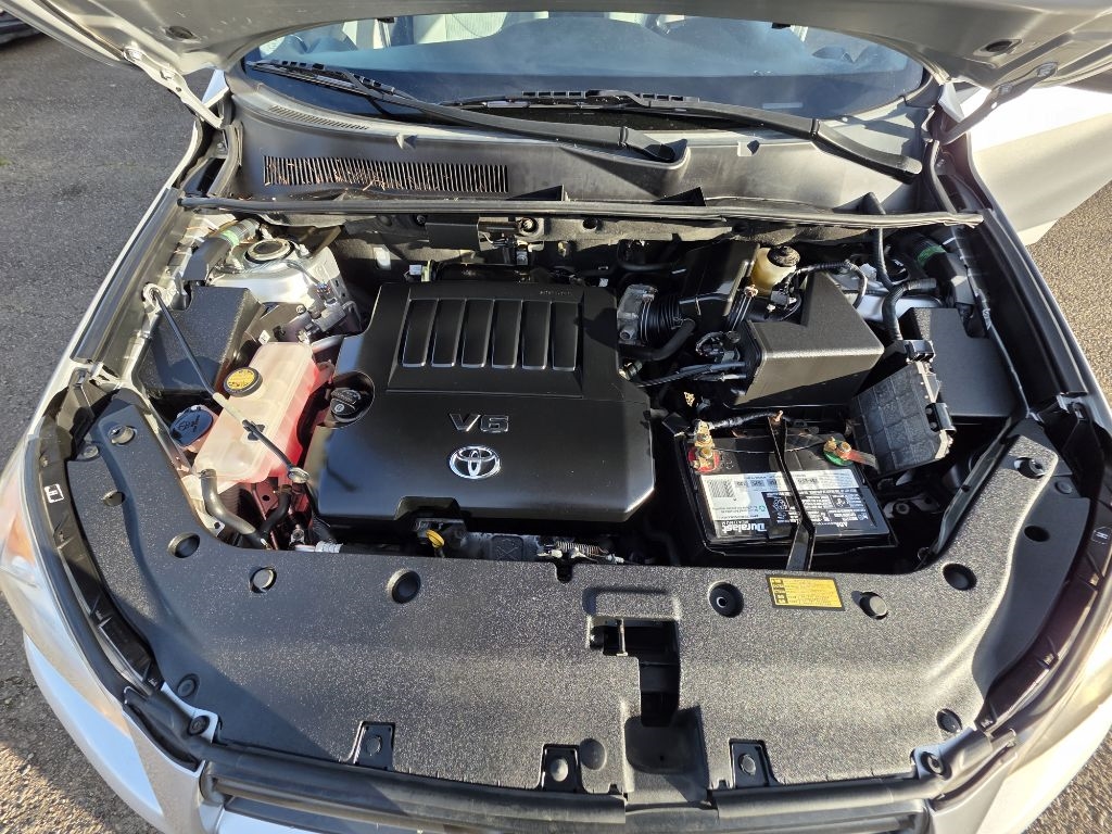 Toyota RAV4 4WD 4dr V6 5-Spd AT (Natl) 2010