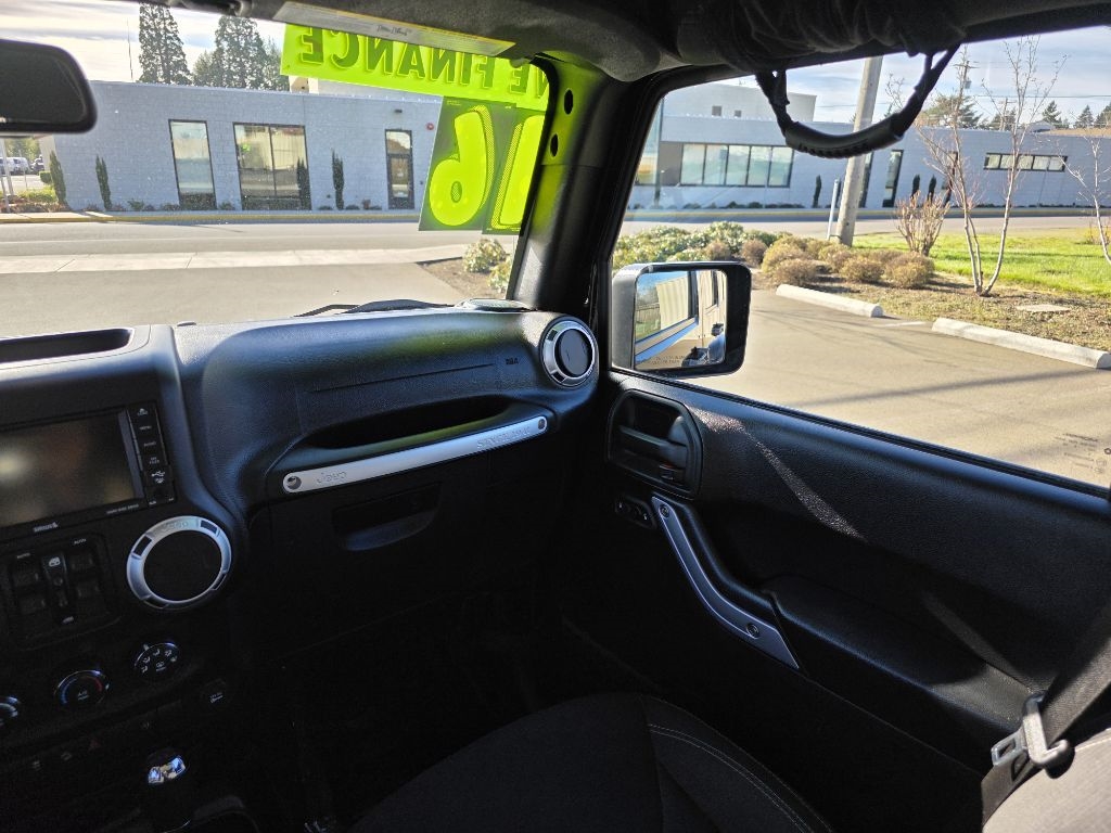 Jeep Wrangler 4WD 4dr Sahara 2016