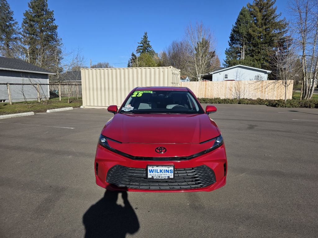 Toyota Camry Hybrid  2025