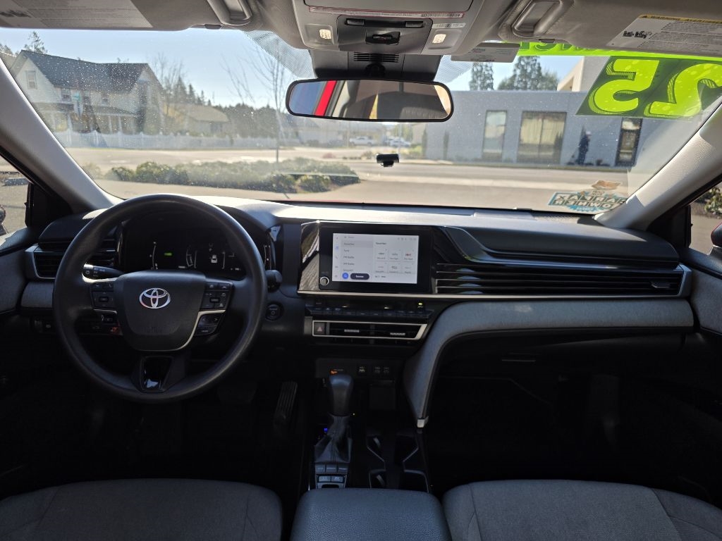 Toyota Camry Hybrid  2025