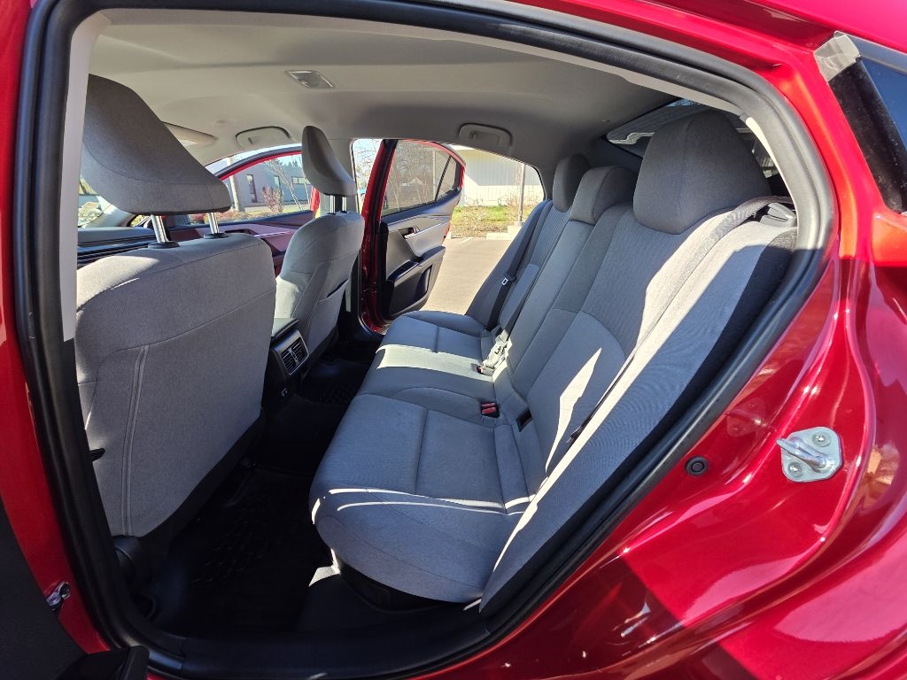 Toyota Camry Hybrid  2025