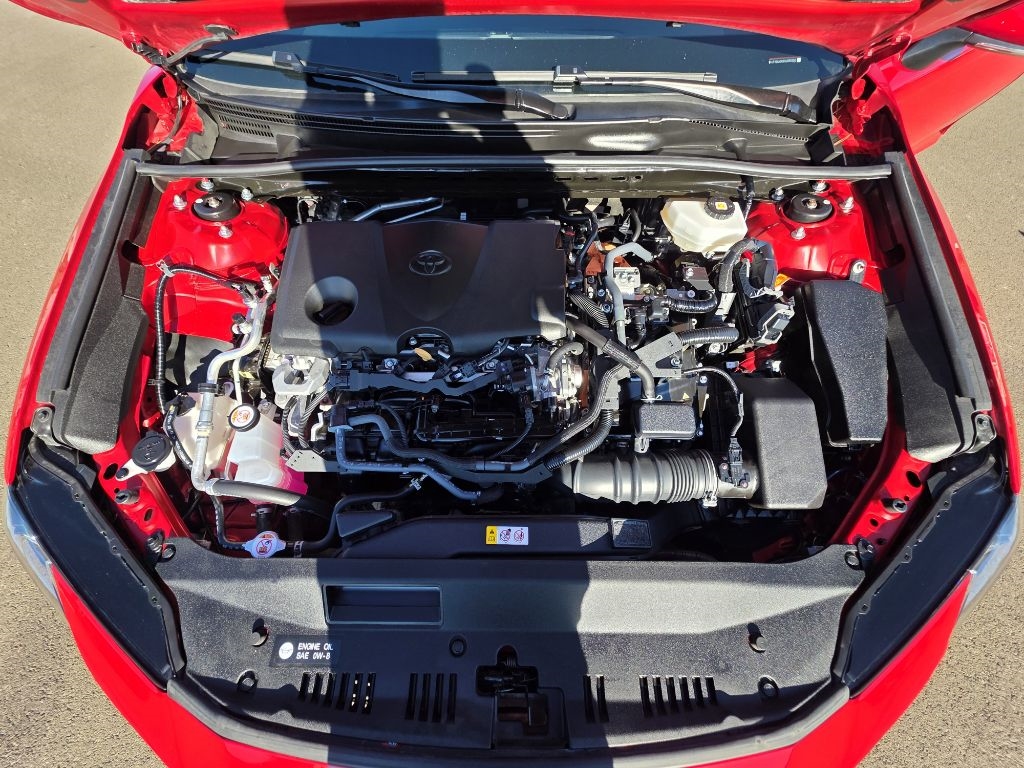 Toyota Camry Hybrid  2025