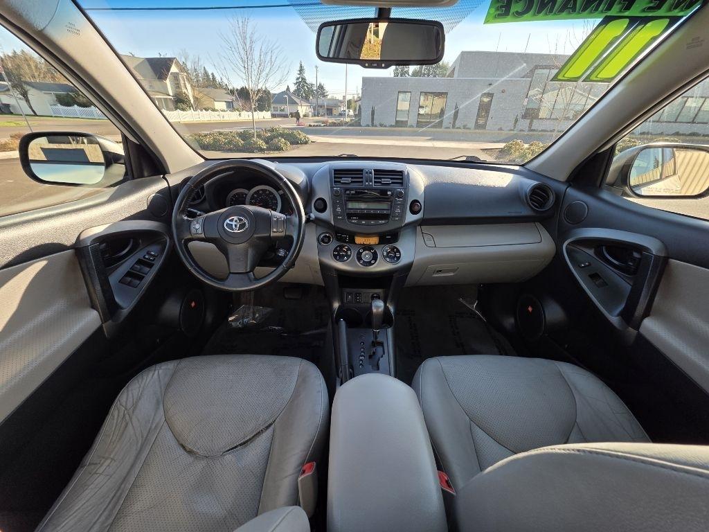 Toyota RAV4 FWD 4dr 4-cyl 4-Spd AT Ltd (Natl) 2011