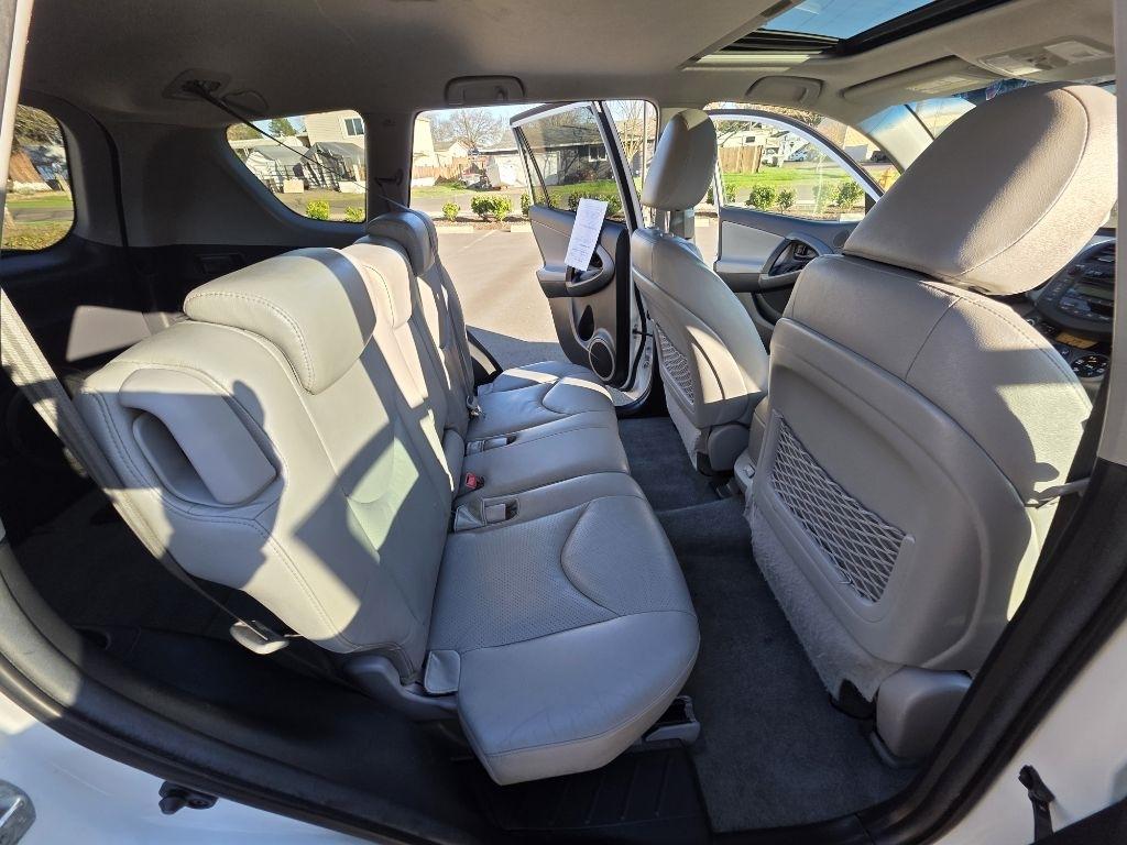 Toyota RAV4 FWD 4dr 4-cyl 4-Spd AT Ltd (Natl) 2011