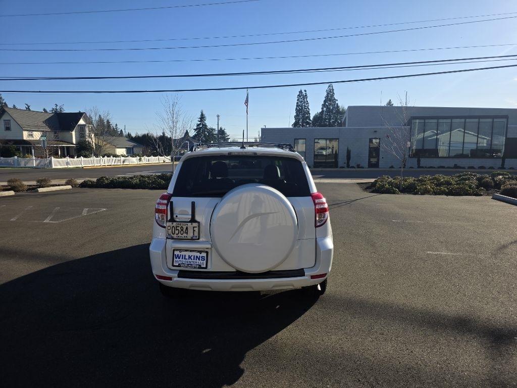 Toyota RAV4 FWD 4dr 4-cyl 4-Spd AT Ltd (Natl) 2011