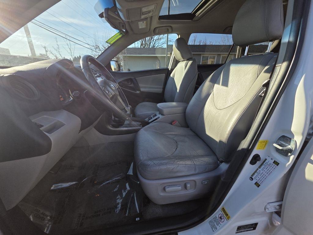 Toyota RAV4 FWD 4dr 4-cyl 4-Spd AT Ltd (Natl) 2011