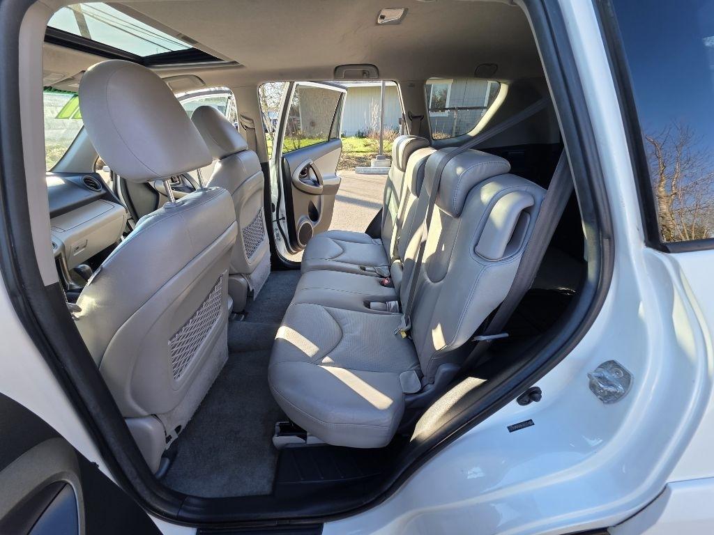 Toyota RAV4 FWD 4dr 4-cyl 4-Spd AT Ltd (Natl) 2011