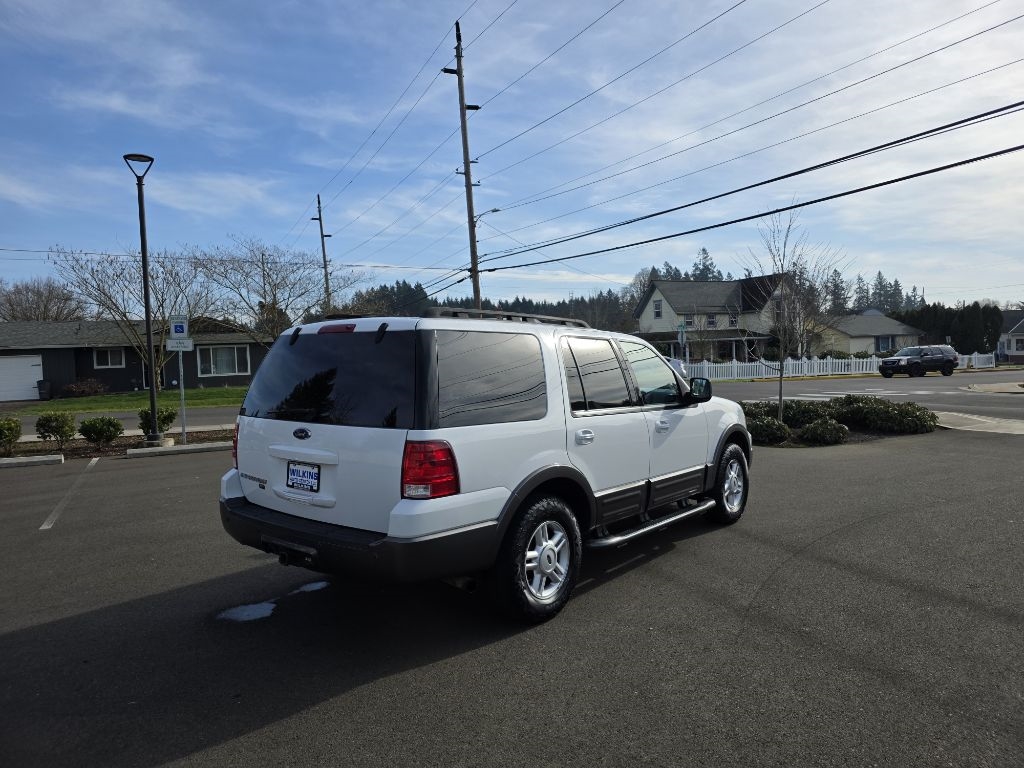 Ford Expedition 5.4L XLT 4WD 2005
