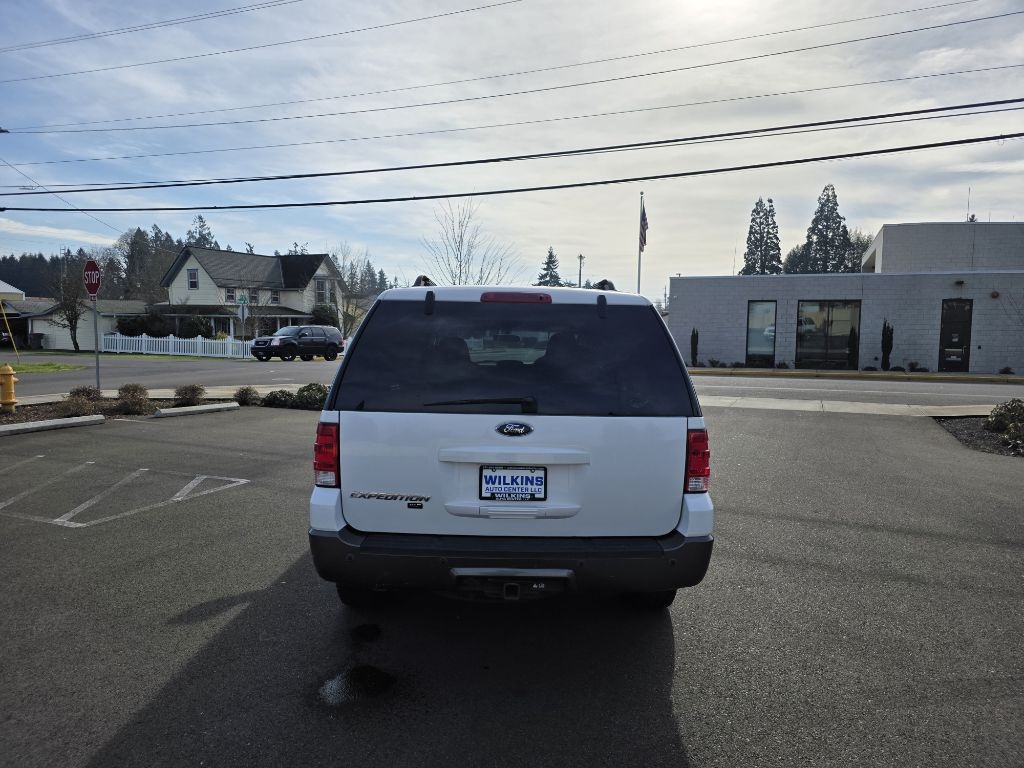 Ford Expedition 5.4L XLT 4WD 2005