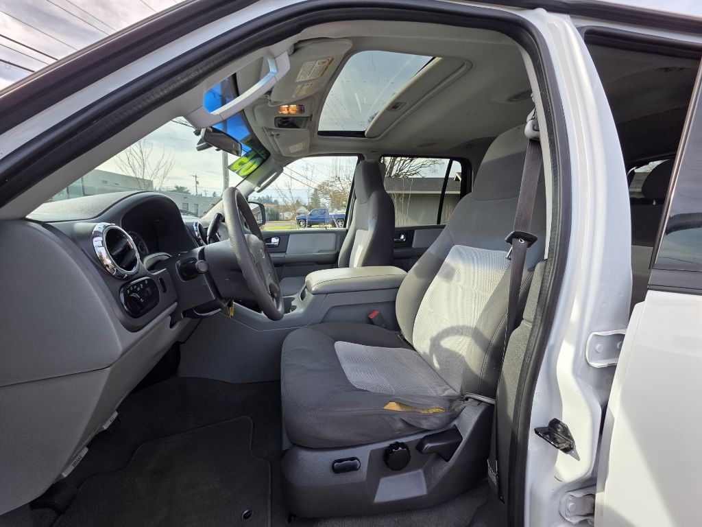 Ford Expedition 5.4L XLT 4WD 2005