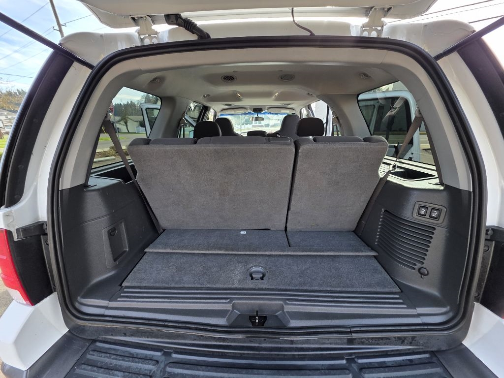 Ford Expedition 5.4L XLT 4WD 2005