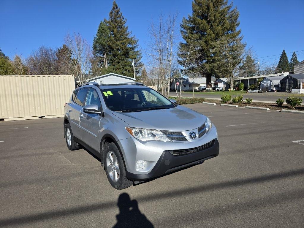 Toyota RAV4 AWD 4dr XLE (Natl) 2014