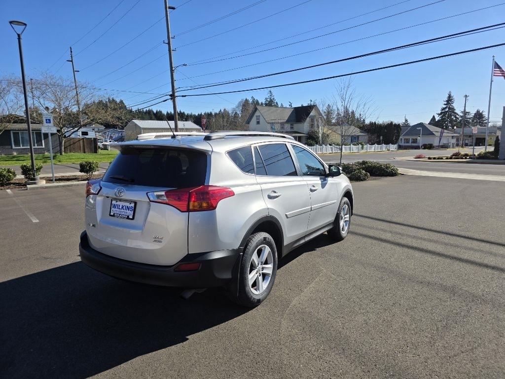 Toyota RAV4 AWD 4dr XLE (Natl) 2014