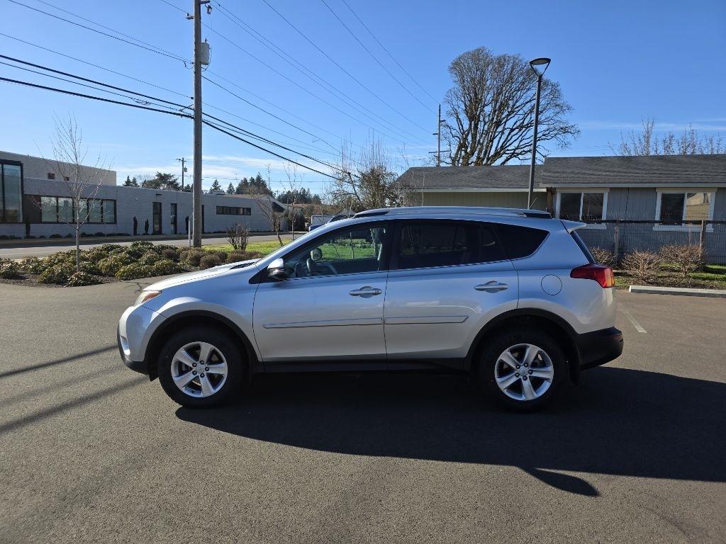 Toyota RAV4 AWD 4dr XLE (Natl) 2014