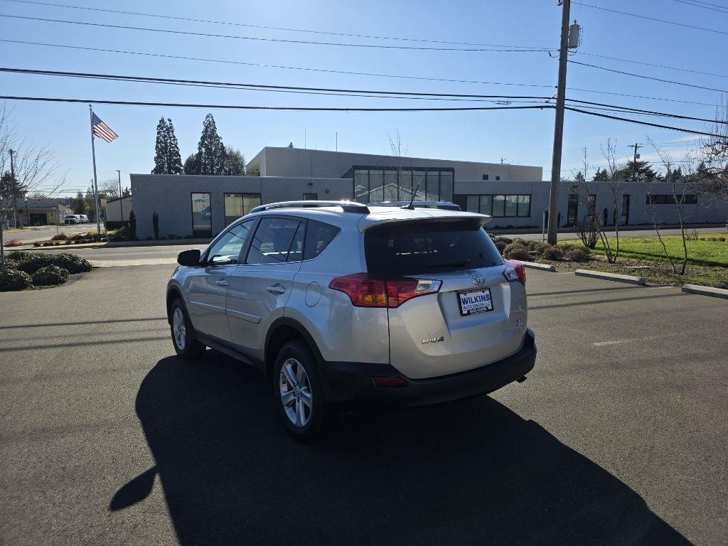 Toyota RAV4 AWD 4dr XLE (Natl) 2014